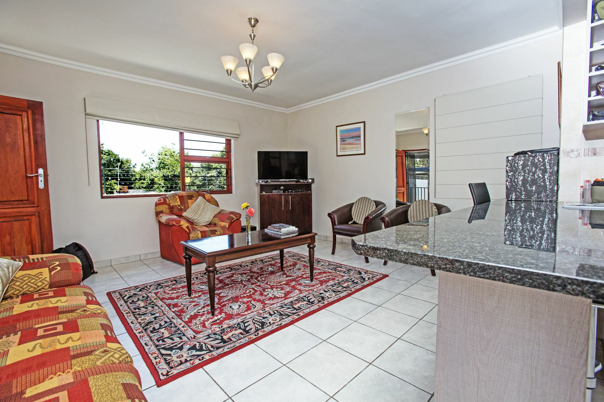 Spacious Garden Cottage Йоханнесбург Экстерьер фото